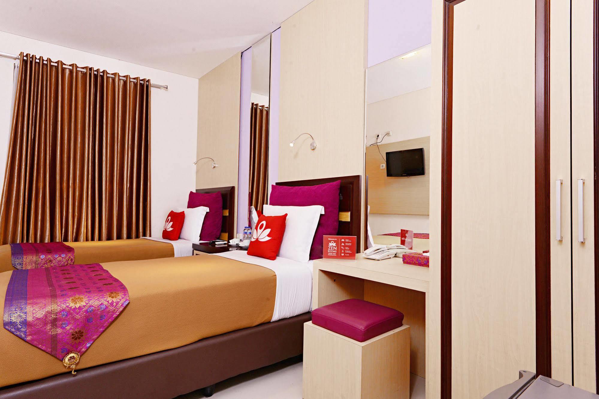 Zen Rooms Riau Natuna Bandung Exterior photo