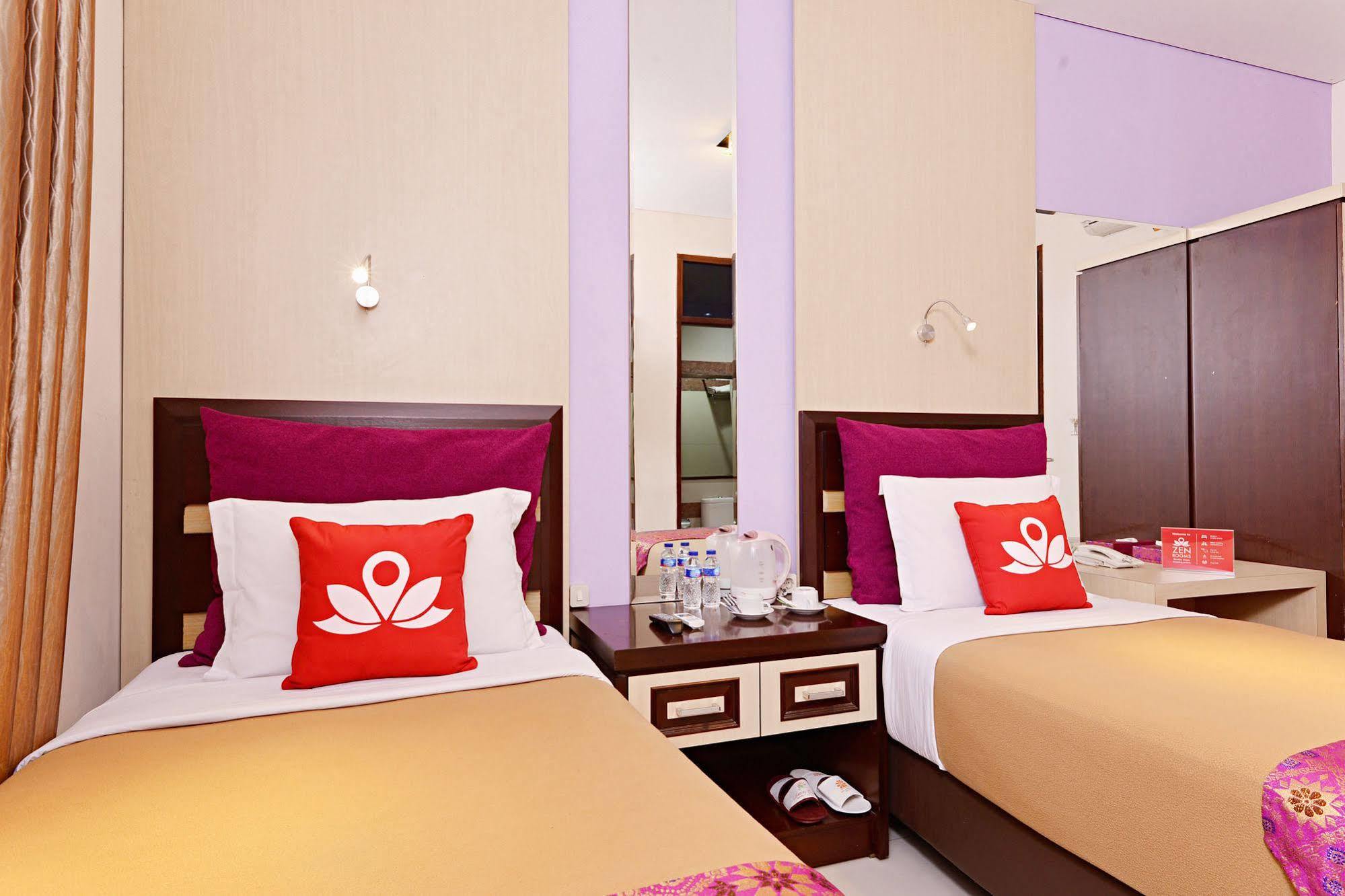 Zen Rooms Riau Natuna Bandung Exterior photo