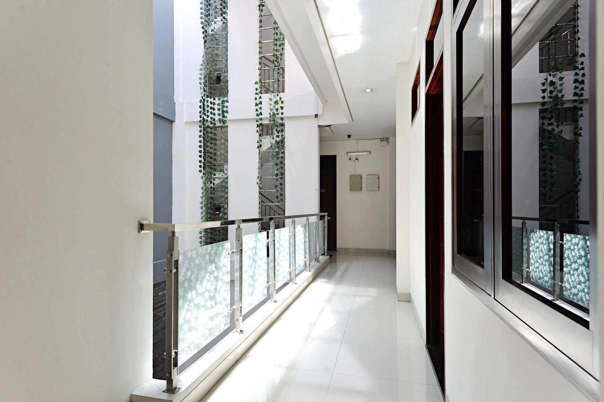 Zen Rooms Riau Natuna Bandung Exterior photo