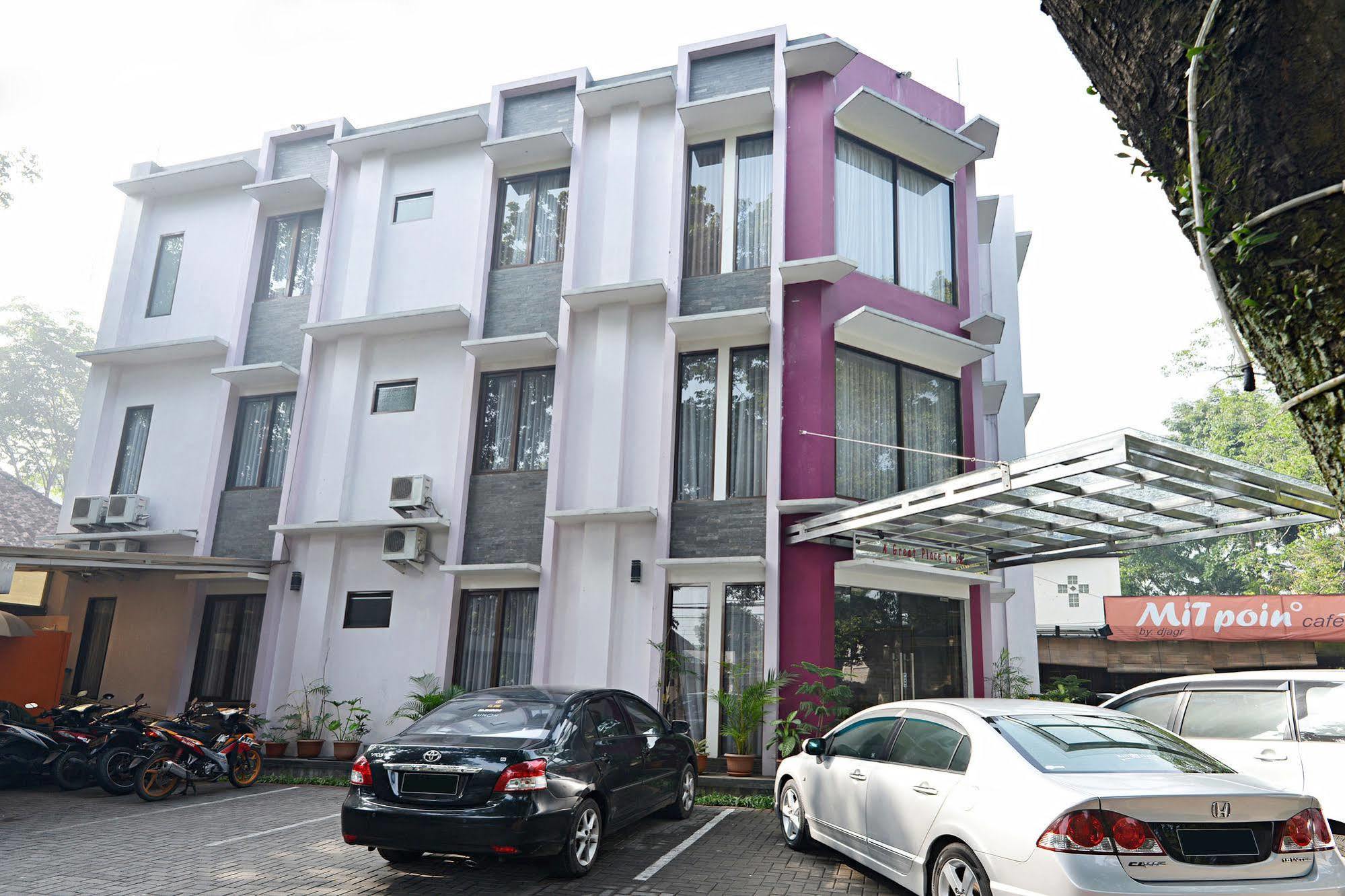 Zen Rooms Riau Natuna Bandung Exterior photo